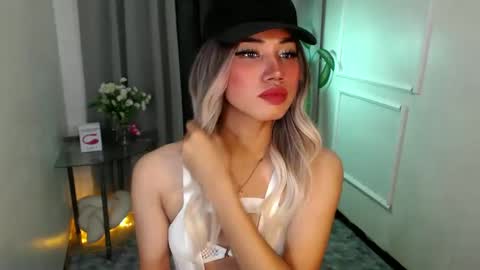 Snapshot of zelainalovetocum chatting on February 18, 2025, 1:00 pm zelainalovetocum online show from February 18, 2025, 1:00 pm