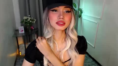 Snapshot of zelainalovetocum chatting on February 20, 2025, 2:24 pm zelainalovetocum online show from February 20, 2025, 2:24 pm