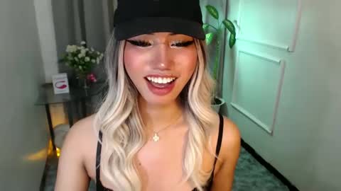 Snapshot of zelainalovetocum chatting on February 22, 2025, 10:52 pm zelainalovetocum online show from February 22, 2025, 10:52 pm