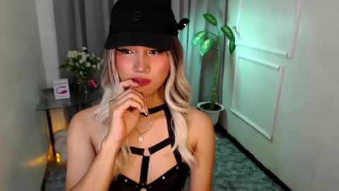 Snapshot of zelainalovetocum chatting on February 25, 2025, 4:00 pm zelainalovetocum online show from February 25, 2025, 4:00 pm