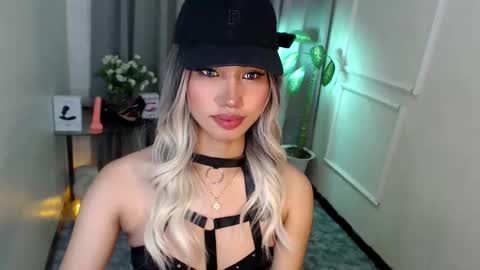 Snapshot of zelainalovetocum chatting on March 12, 2025, 9:24 pm zelainalovetocum online show from March 12, 2025, 9:24 pm