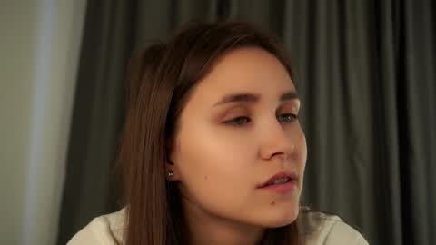 Snapshot of zeldaes chatting on September 19, 2025, 1:07 am Emilia online show from September 19, 2025, 1:07 am