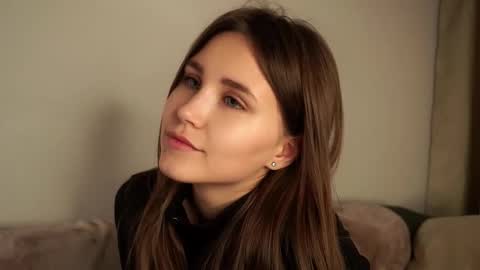 Snapshot of zeldaes chatting on September 21, 2025, 12:45 am Emilia online show from September 21, 2025, 12:45 am