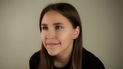 Snapshot of zeldaes chatting on September 28, 2025, 1:00 am Emilia online show from September 28, 2025, 1:00 am