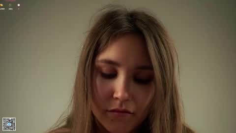 Snapshot of zeldaes chatting on October 3, 2025, 1:13 am Emilia online show from October 3, 2025, 1:13 am