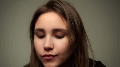 Snapshot of zeldaes chatting on October 5, 2025, 1:04 am Emilia online show from October 5, 2025, 1:04 am