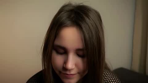 Snapshot of zeldaes chatting on October 6, 2025, 12:52 am Emilia online show from October 6, 2025, 12:52 am