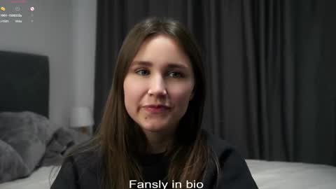 Snapshot of zeldaes chatting on October 13, 2025, 1:38 am Emilia online show from October 13, 2025, 1:38 am