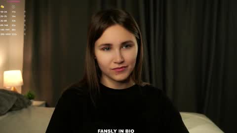 Snapshot of zeldaes chatting on October 16, 2025, 11:28 pm Emilia online show from October 16, 2025, 11:28 pm