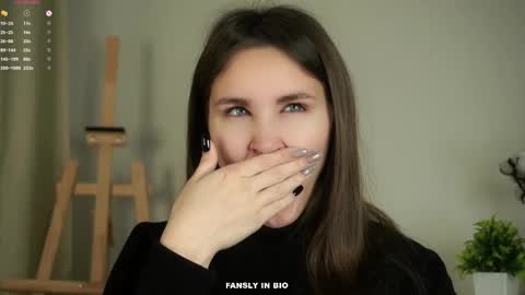 Snapshot of zeldaes chatting on October 19, 2025, 12:11 am Emilia online show from October 19, 2025, 12:11 am