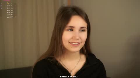 Snapshot of zeldaes chatting on October 27, 2025, 1:09 am Emilia online show from October 27, 2025, 1:09 am