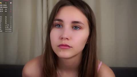 Emilia online show from November 14, 2025, 1:15 am