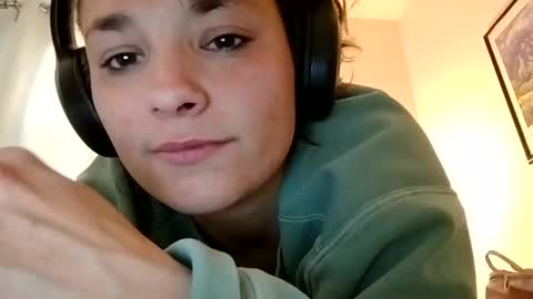 Snapshot of zellelajay2009 chatting on February 13, 2025, 3:56 pm KENDAL Kaylee online show from February 13, 2025, 3:56 pm