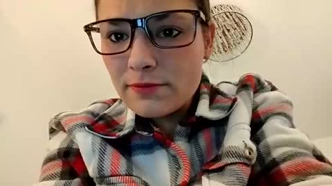 Snapshot of zellelajay2009 chatting on February 14, 2025, 7:54 pm KENDAL Kaylee online show from February 14, 2025, 7:54 pm