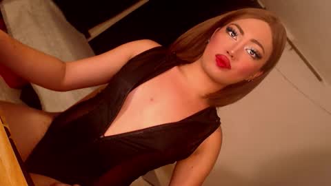 zemi_max online show from April 27, 2026, 4:54 am