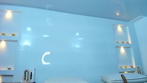 Zenda Evans online show from September 13, 2025, 3:50 am