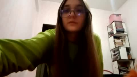 zeniabrossoit online show from April 3, 2026, 12:47 pm