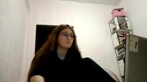 zeniabrossoit online show from May 8, 2026, 2:33 pm