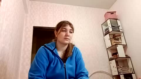 zeniabrossoit online show from May 18, 2026, 2:56 pm