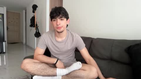 Snapshot of zenn_rush chatting on November 3, 2025, 1:45 pm Zenn online show from November 3, 2025, 1:45 pm