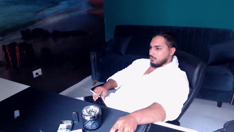 Snapshot of zenobaro chatting on October 17, 2025, 7:55 am zenobaro online show from October 17, 2025, 7:55 am