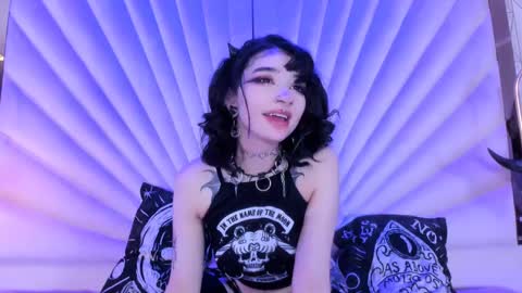 Snapshot of zephirah_abney chatting on February 17, 2025, 8:26 pm online show from February 17, 2025, 8:26 pm