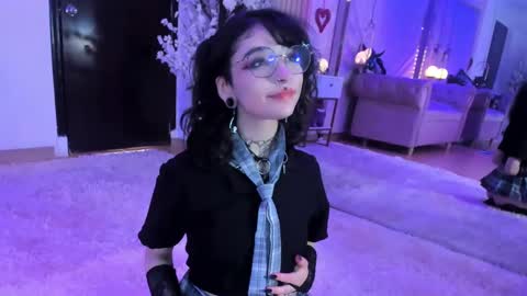 Snapshot of zephirah_abney chatting on March 3, 2025, 8:32 pm online show from March 3, 2025, 8:32 pm