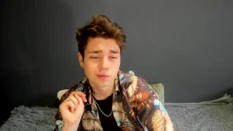 Snapshot of zeriixx chatting on April 19, 2026, 2:22 am Ethan online show from April 19, 2026, 2:22 am