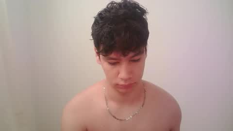 zeus_183 online show from March 5, 2026, 3:19 pm