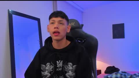 Snapshot of zeus_blaze chatting on September 20, 2025, 7:53 am zeus_blaze online show from September 20, 2025, 7:53 am