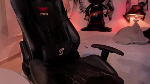 Snapshot of zeus_blaze chatting on October 4, 2025, 7:06 am zeus_blaze online show from October 4, 2025, 7:06 am