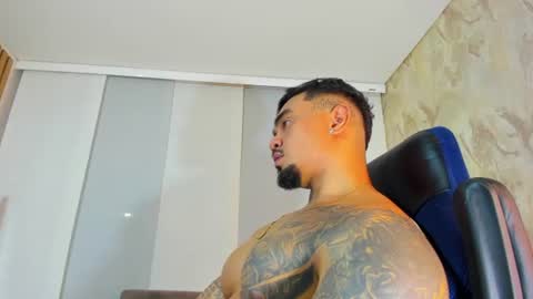Snapshot of zeus_strong93 chatting on June 22, 2026, 12:24 am zeus strong online show from June 22, 2026, 12:24 am