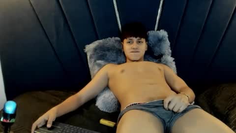 zeusapollofuck online show from September 15, 2025, 8:53 pm