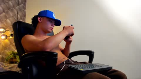 zeus online show from December 28, 2024, 9:51 pm