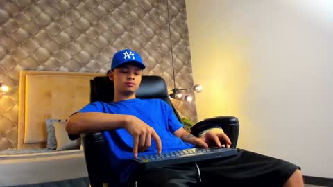 zeus online show from January 2, 2025, 9:18 pm