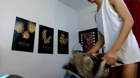 zavier skinny asian online show from November 27, 2025, 9:17 pm