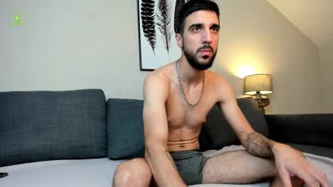 Snapshot of zeyn_edwards chatting on September 16, 2025, 5:19 am ZEYN online show from September 16, 2025, 5:19 am