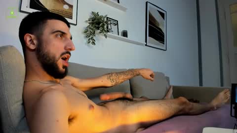 Snapshot of zeyn_edwards chatting on September 25, 2025, 4:21 pm ZEYN online show from September 25, 2025, 4:21 pm