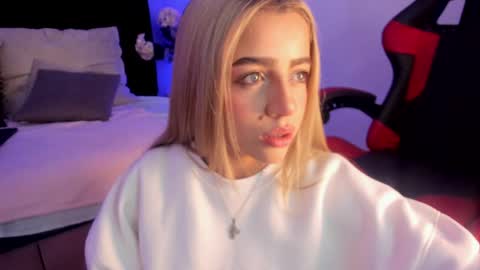 Snapshot of zhaavia chatting on December 29, 2024, 6:56 am Zhavia online show from December 29, 2024, 6:56 am