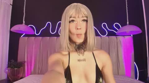 Snapshot of zhally_dee chatting on March 2, 2026, 7:21 pm zhally_dee online show from March 2, 2026, 7:21 pm