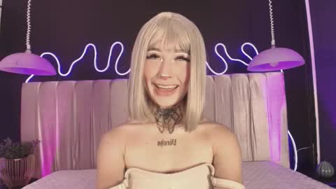 Snapshot of zhally_dee chatting on March 3, 2026, 7:42 pm zhally_dee online show from March 3, 2026, 7:42 pm