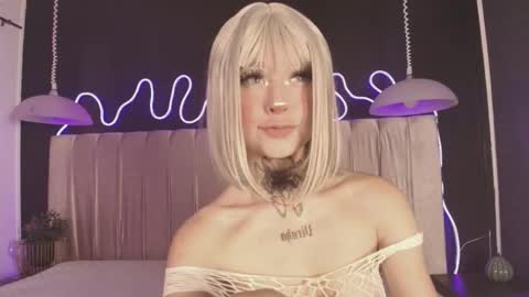 Snapshot of zhally_dee chatting on March 19, 2026, 8:13 pm zhally_dee online show from March 19, 2026, 8:13 pm