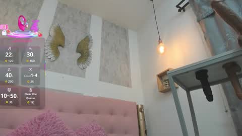 Snapshot of zhamira_21 chatting on September 24, 2025, 10:35 pm ZHAMIRA  ANDRES online show from September 24, 2025, 10:35 pm