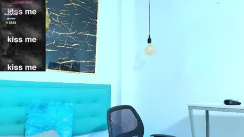 Snapshot of zhamira_21 chatting on October 26, 2025, 9:53 pm ZHAMIRA  ANDRES online show from October 26, 2025, 9:53 pm