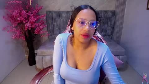 Zhara  online show from September 19, 2025, 4:14 am