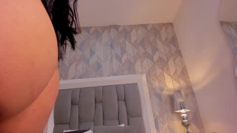 Snapshot of zharia_lux25 chatting on June 6, 2026, 11:37 am zharia_lux25 online show from June 6, 2026, 11:37 am
