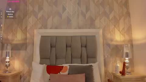 zharia_lux25 online show from July 19, 2026, 11:25 am