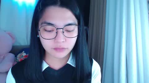 im your lovely zhaviabigcock here online show from February 5, 2025, 4:06 am