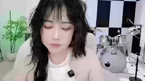 zhen online show from October 14, 2025, 8:09 pm