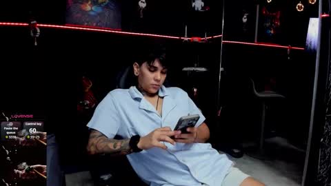 Snapshot of zhoestrong chatting on December 13, 2025, 7:53 pm zhoestrong online show from December 13, 2025, 7:53 pm